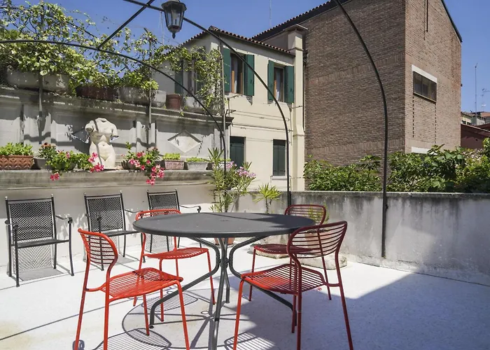 Family With Terrace Venice Historical Center